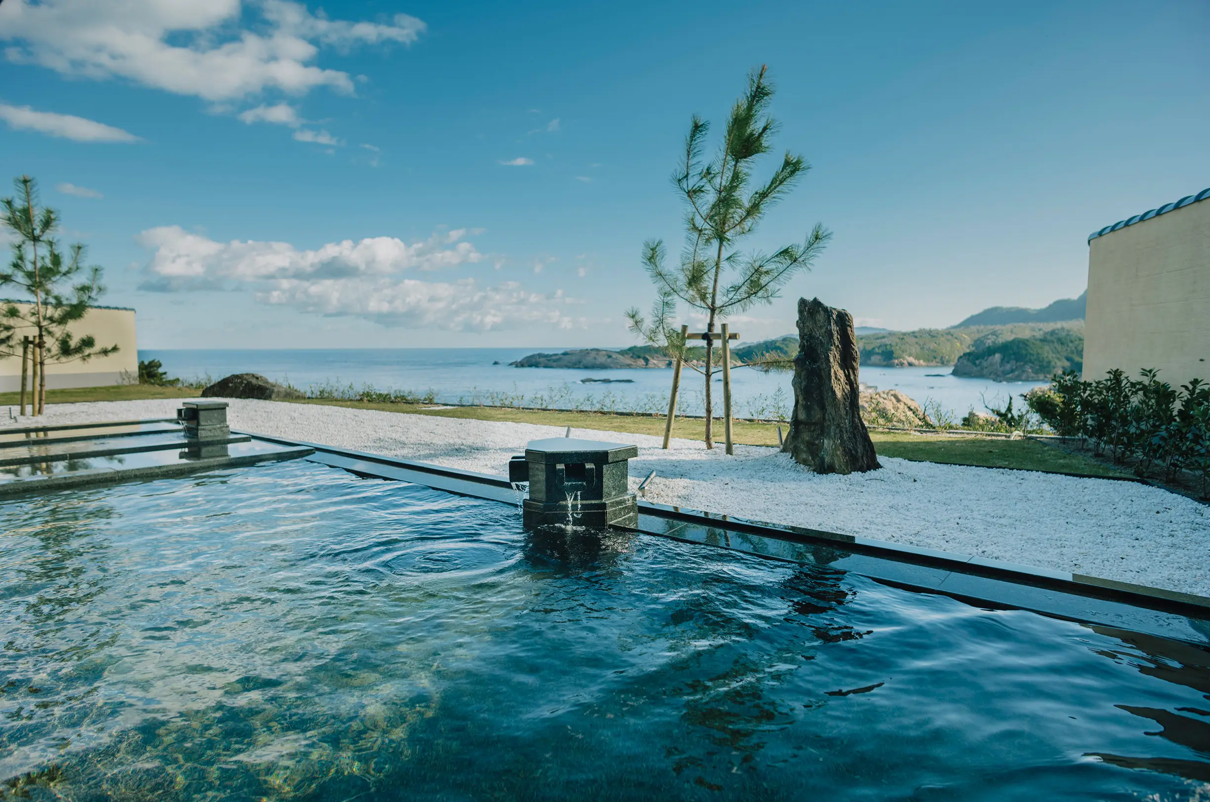 写真:出雲松島を望む温泉