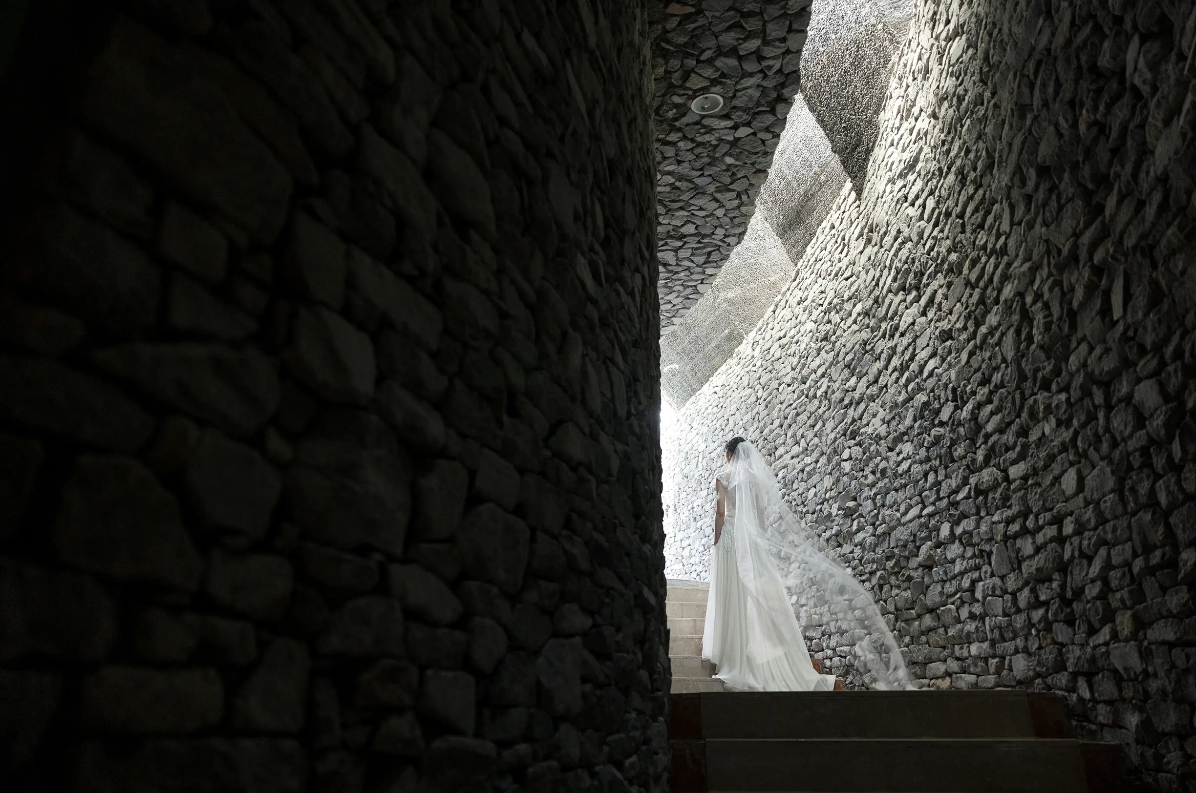 写真：石の教会 内村鑑三記念堂 階段