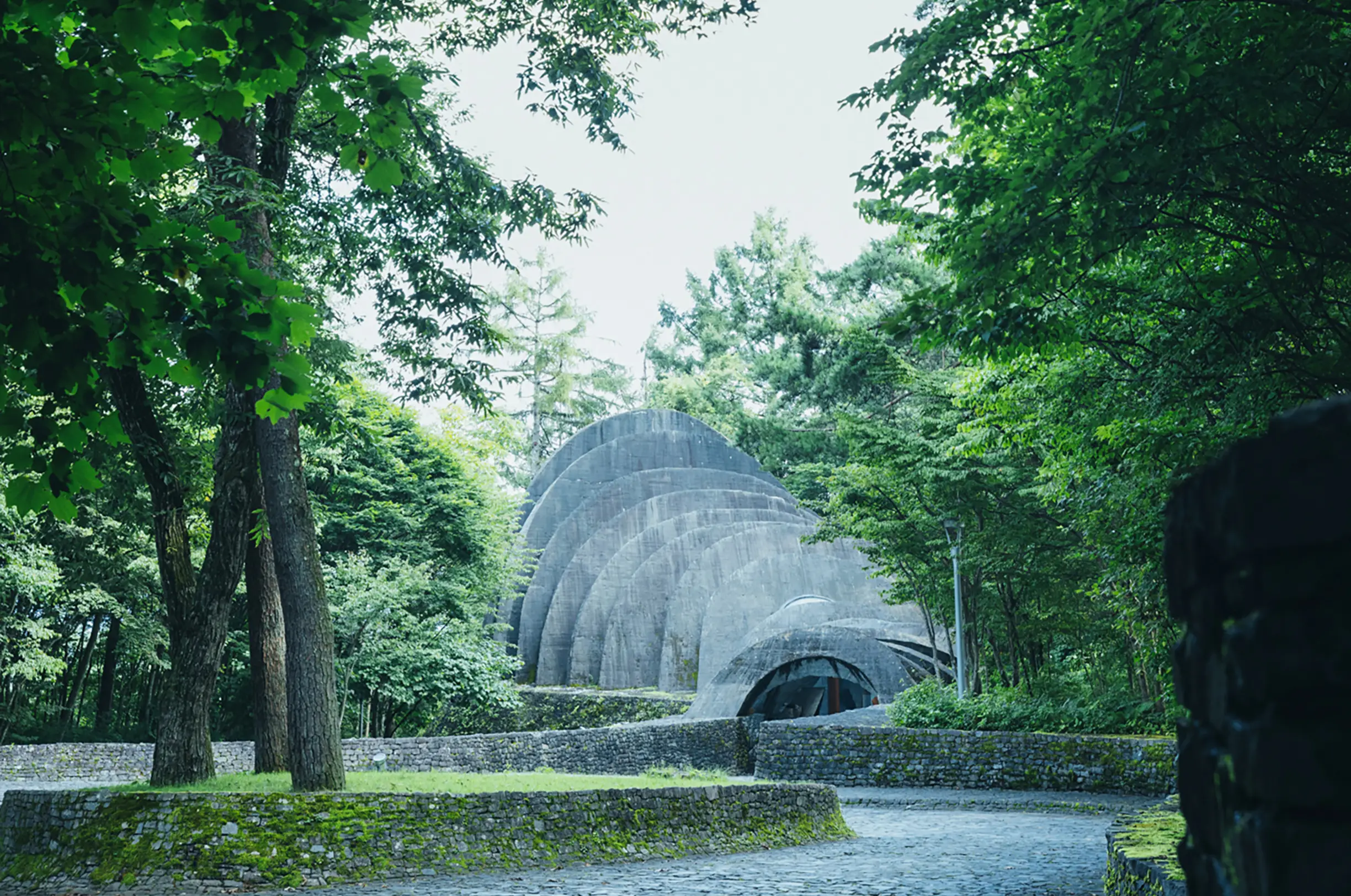 写真:石の教会 内村鑑三記念堂 外観