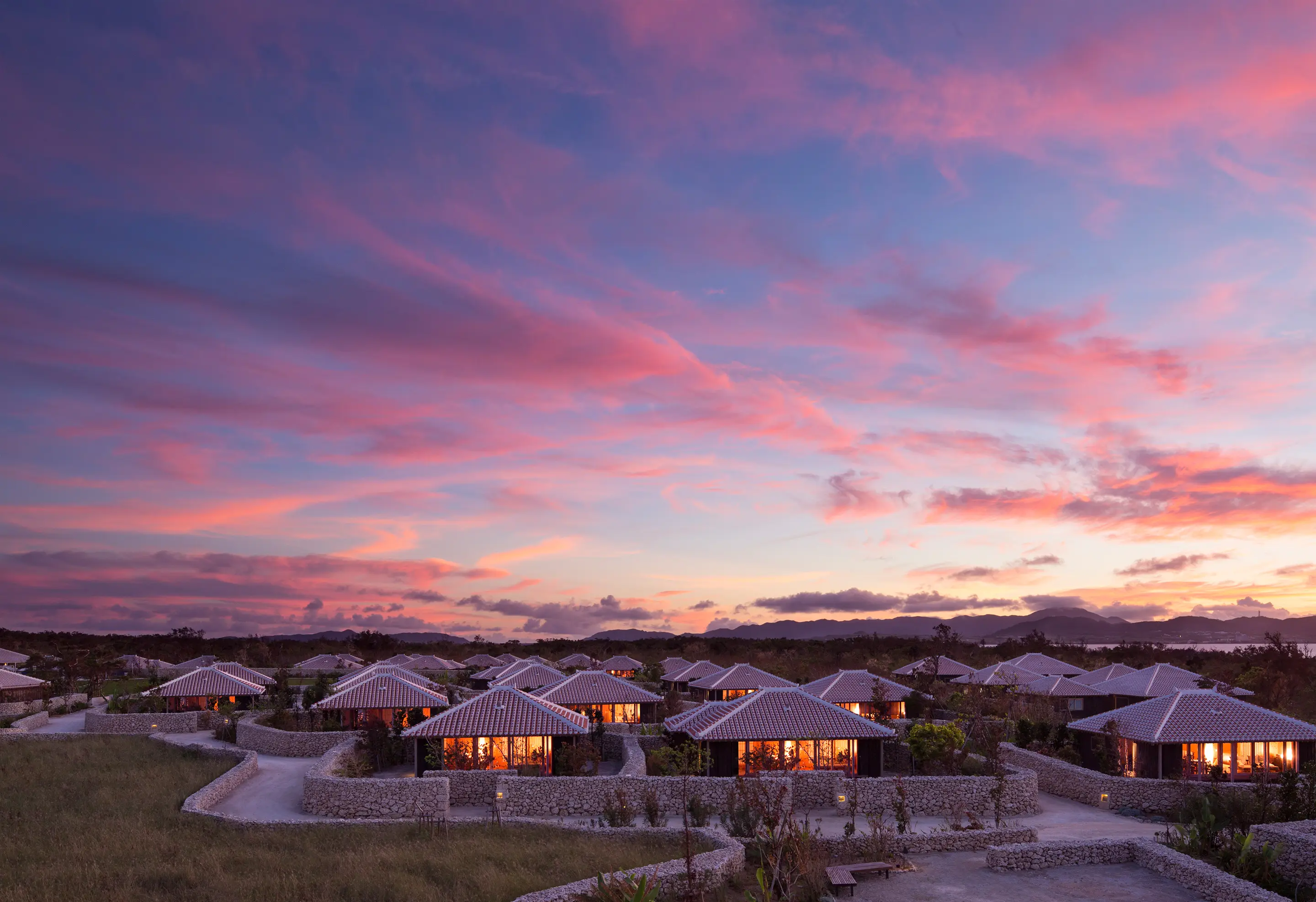 写真：めぐるハネムーン沖縄の島々へ